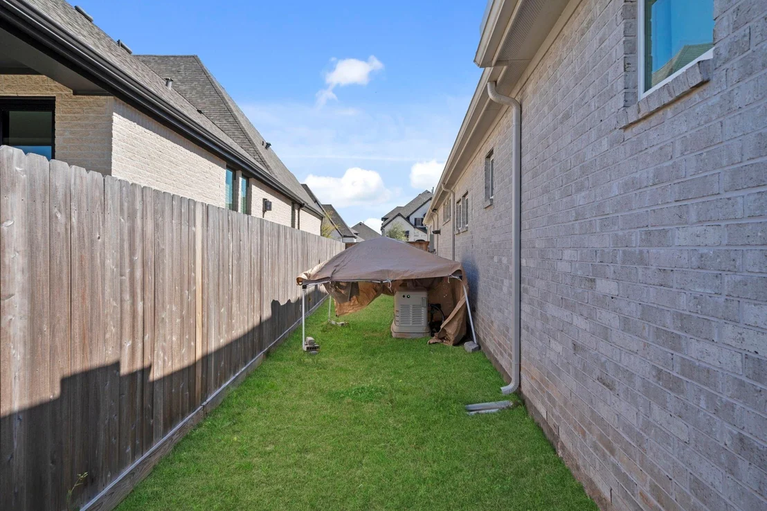 Photo of 2511 June Bug St