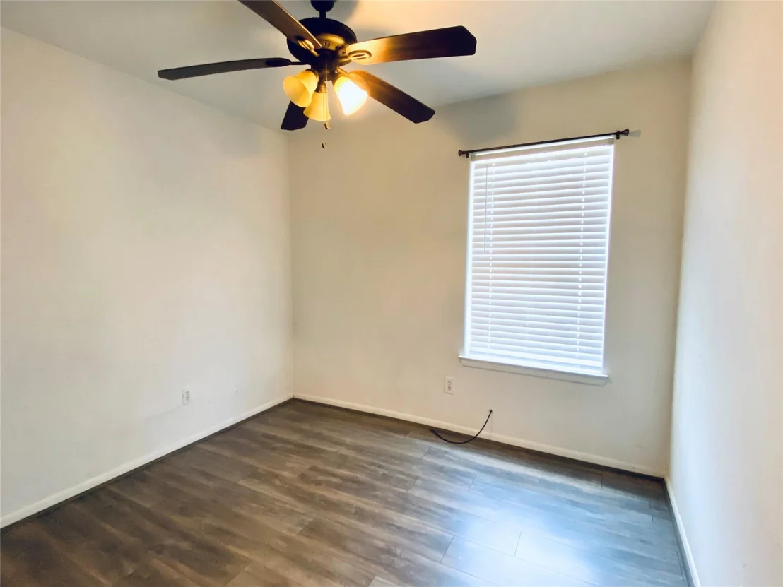 Photo of 715 Lakeview Drive
