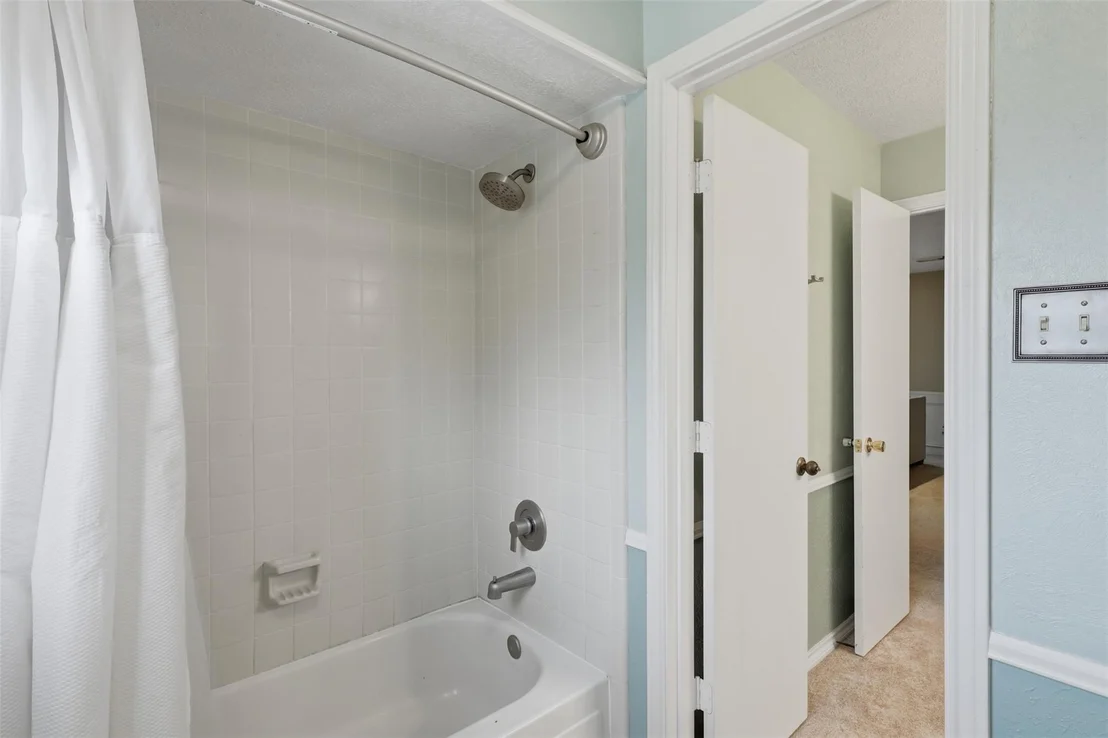 Photo of 19803 Oak Briar Drive