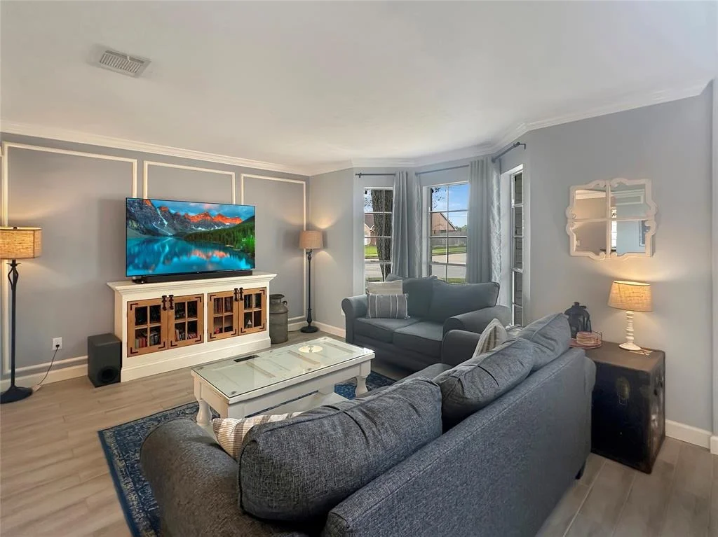 Photo of 23935 Scrivener Lane