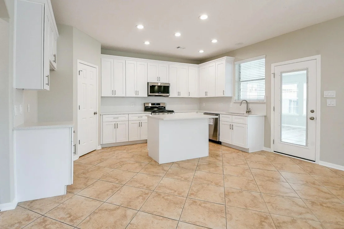 Photo of 815 Robins Way