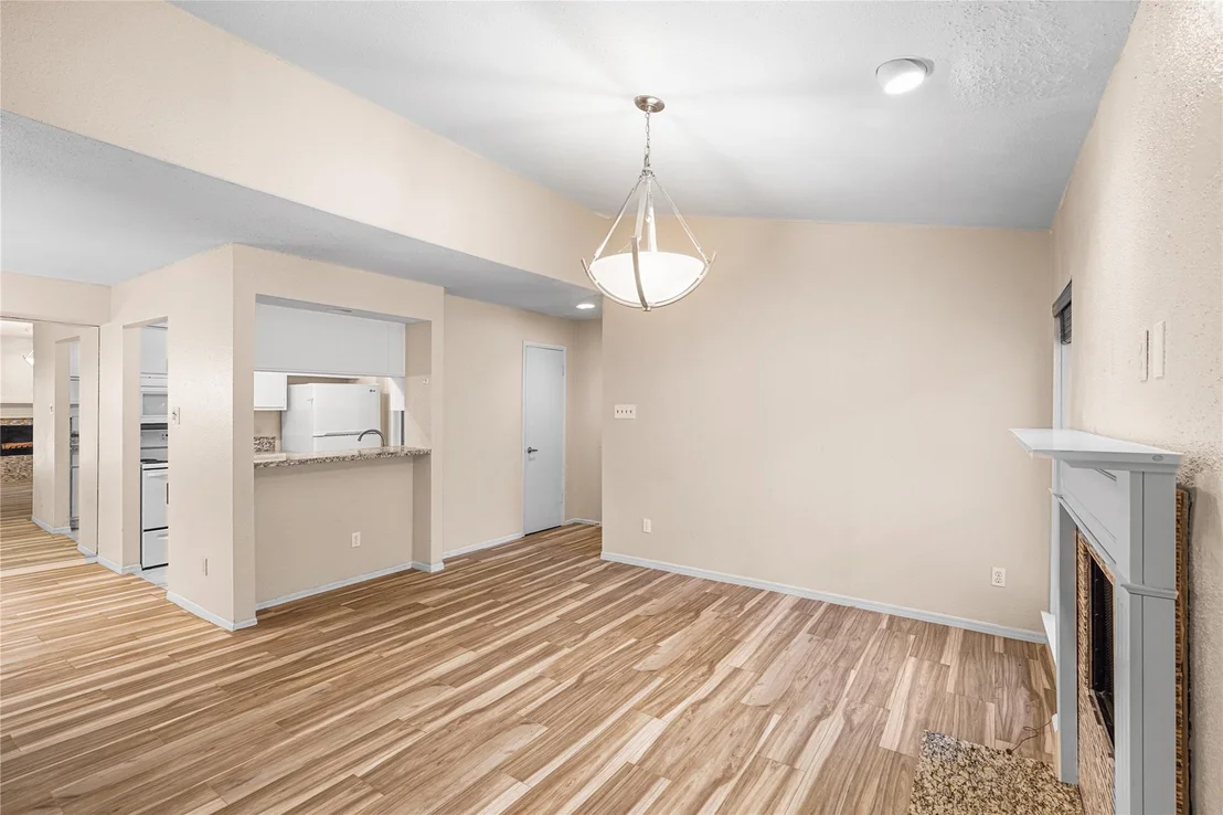 Photo of Unit 4 at 1818 Augusta Drive