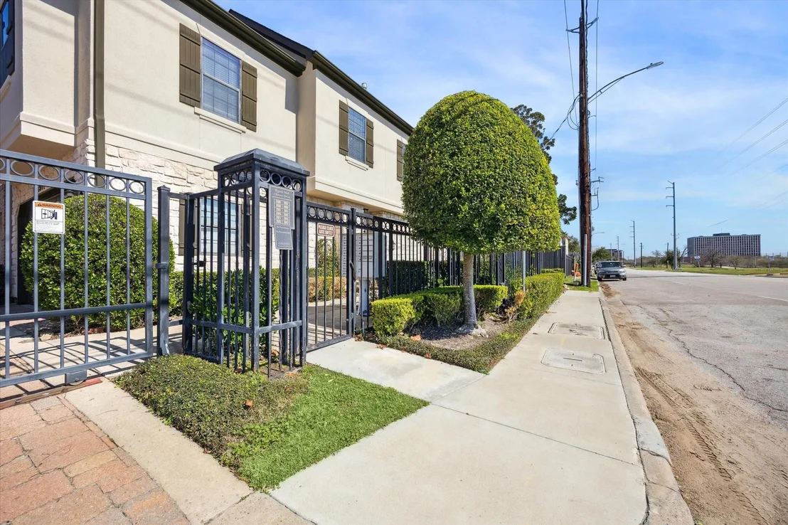 Photo of 2947 Clinton Drive