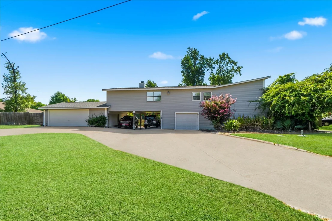 Photo of 146 Creekside Drive