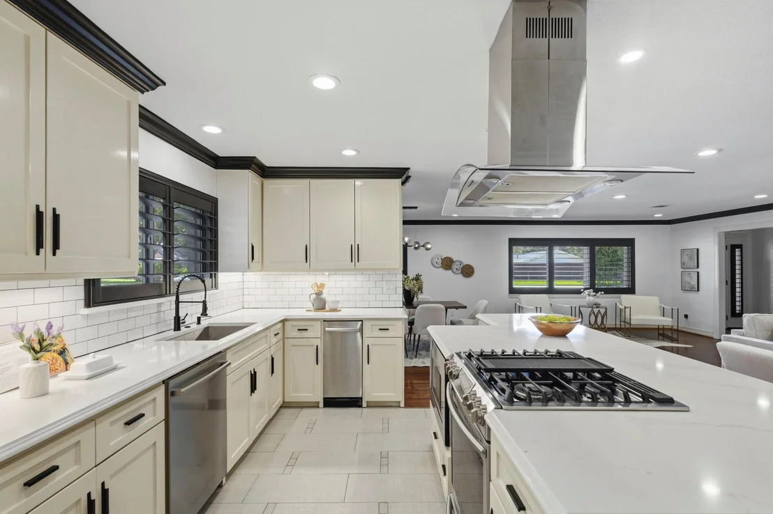 Photo of 2302 Chimney Rock Road