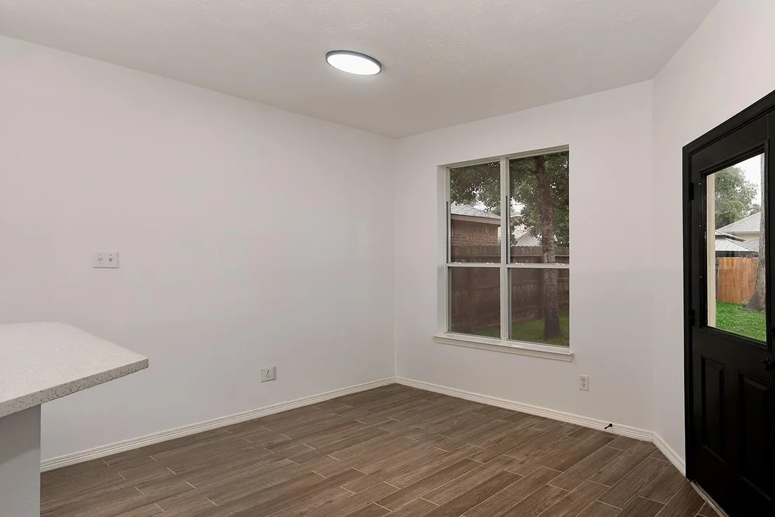 Photo of 2037 Borthwick Lane