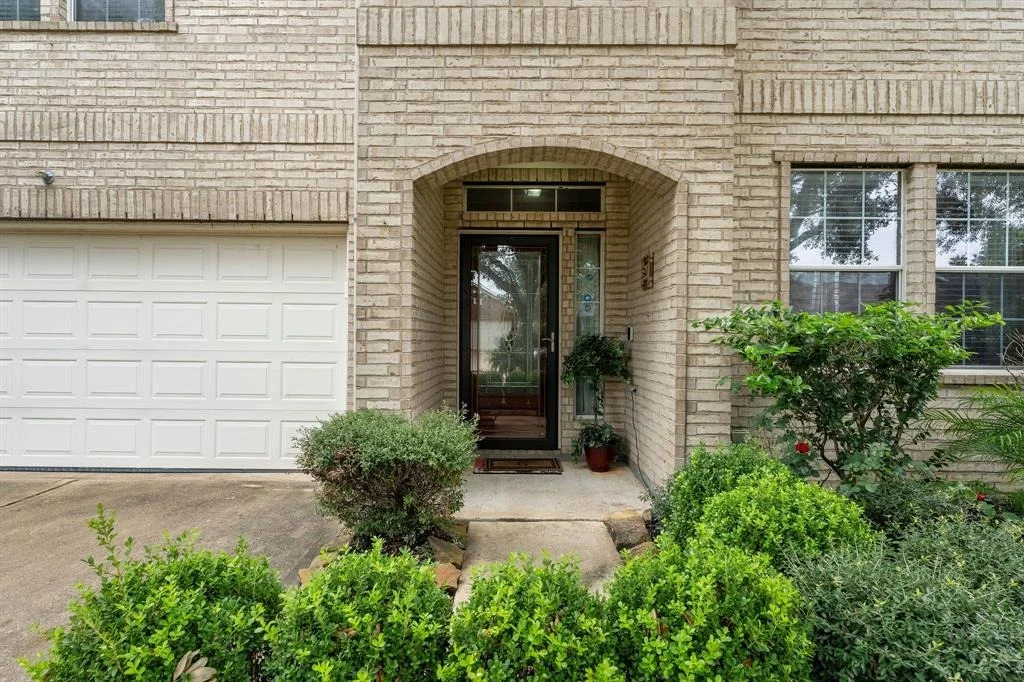 Photo of 17227 Mossbriar Lane