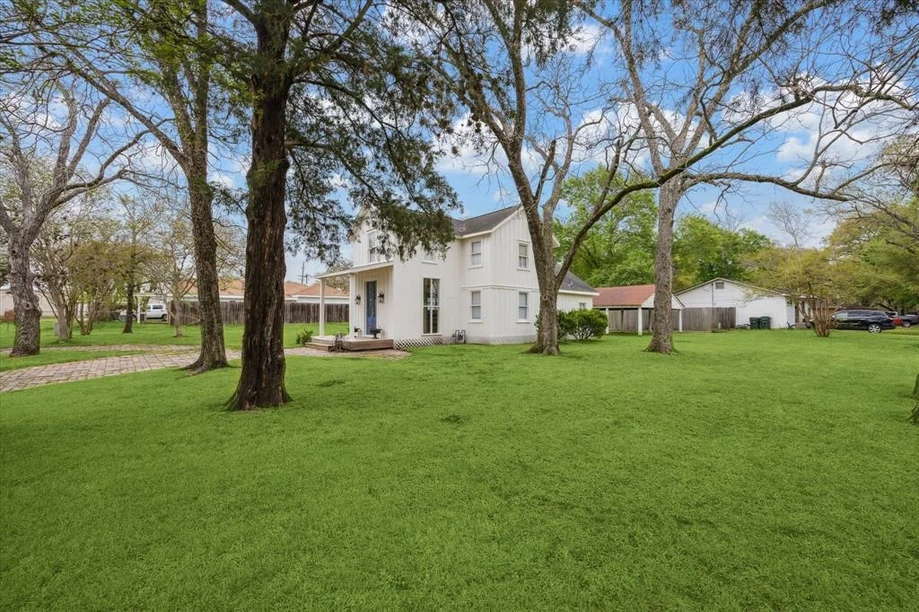 Photo of 1104 Rexville Road