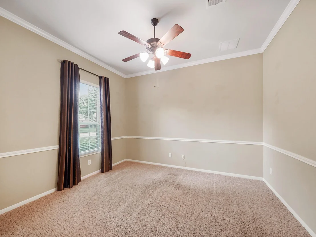 Photo of 22635 Pineleigh Court