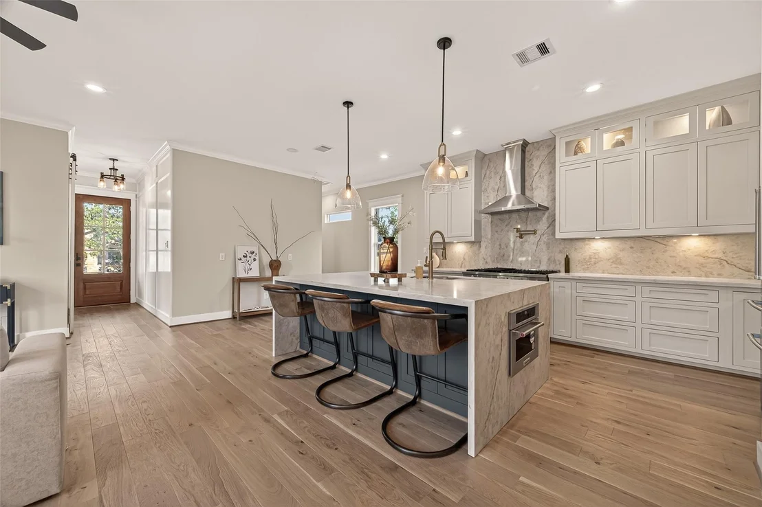 Photo of 301 Vincent Street