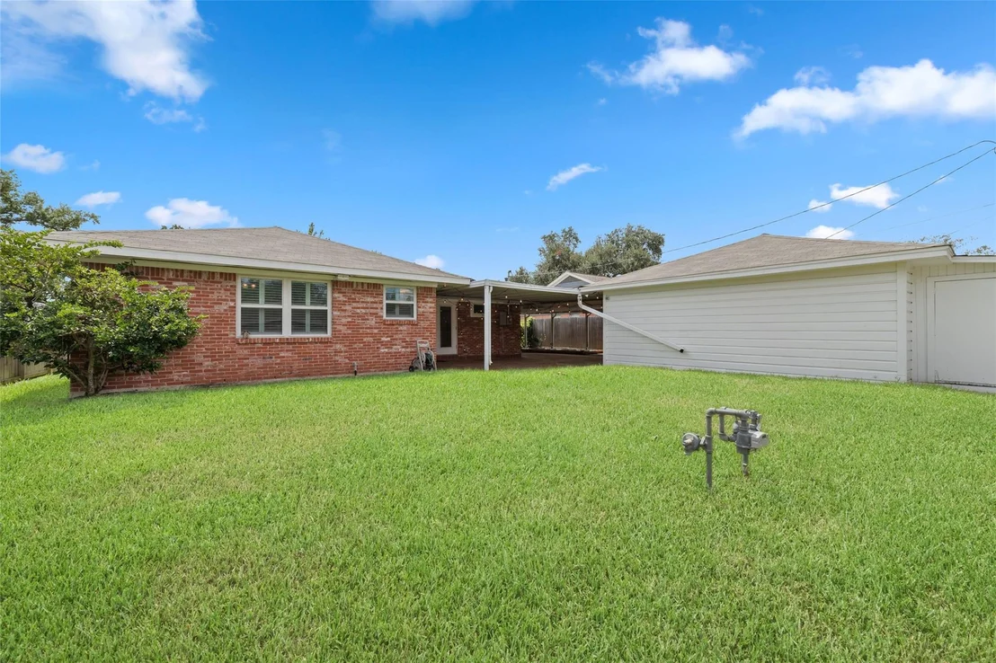 Photo of 2127 Lazybrook Drive