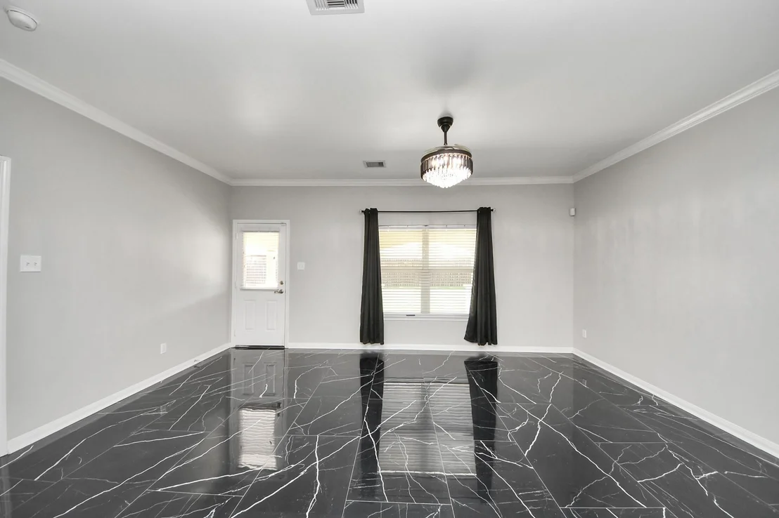 Photo of 6931 Primrose Road
