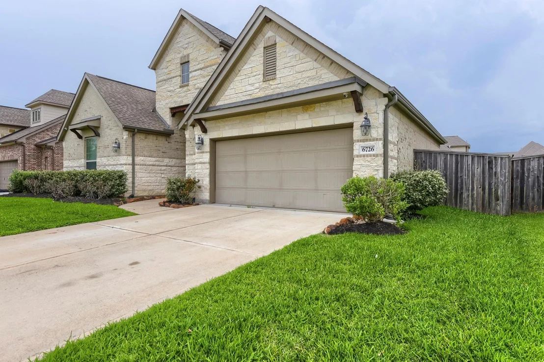Photo of 6726 Wellbrook Falls Lane