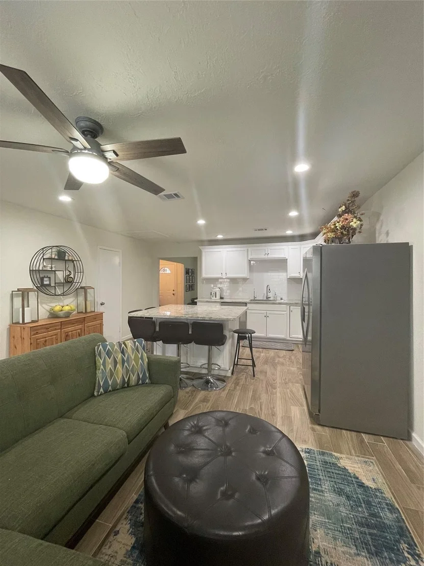 Photo of 12133 Sharpview Drive