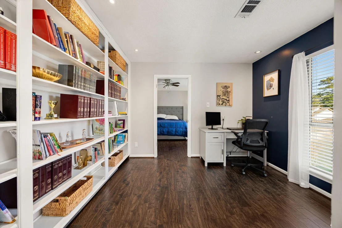 Photo of 6611 Sutter Park Lane