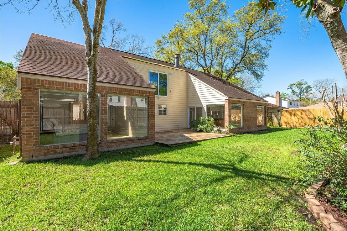 Photo of 16419 Laurelfield Drive