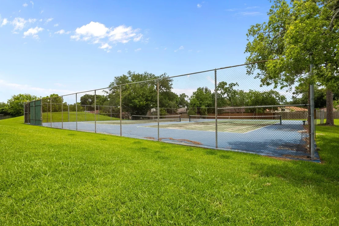 Photo of 16119 La Avenida Drive