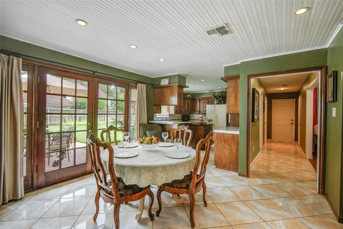 Photo of 15110 Benfer Road