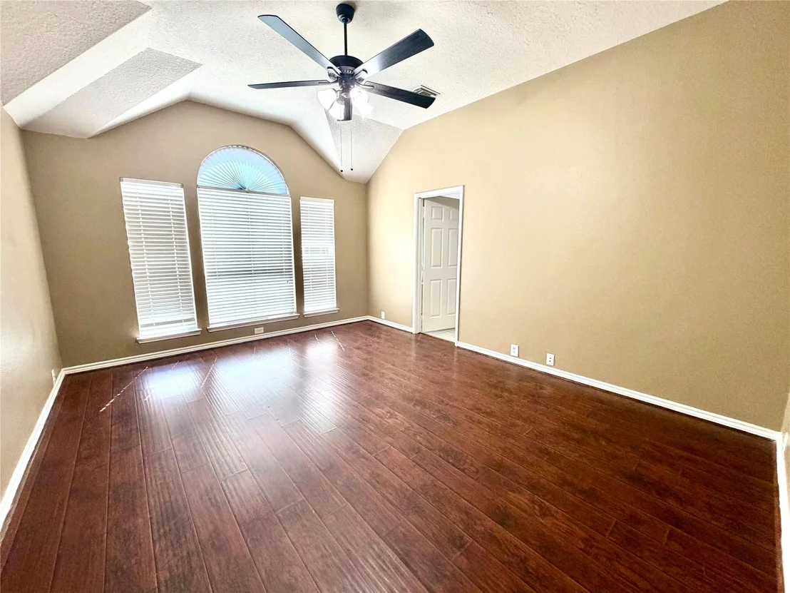 Photo of 4914 Surrey Park Circle