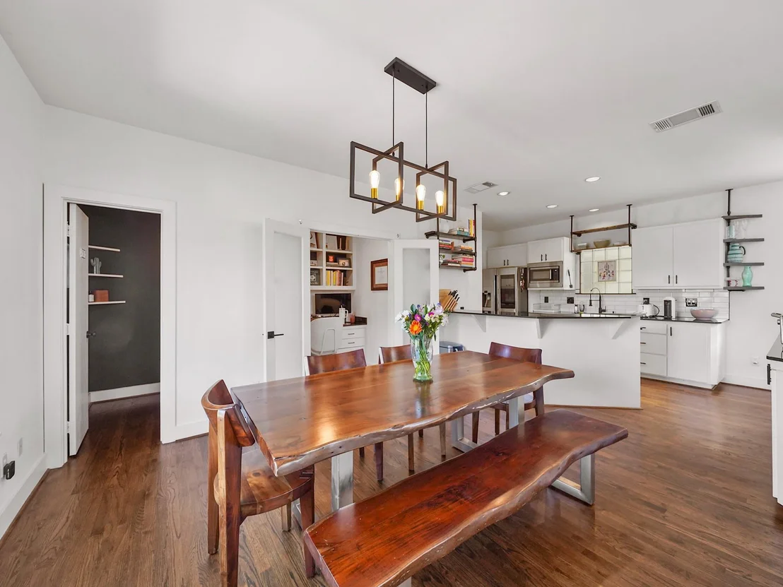 Photo of 1231 Jackson Boulevard