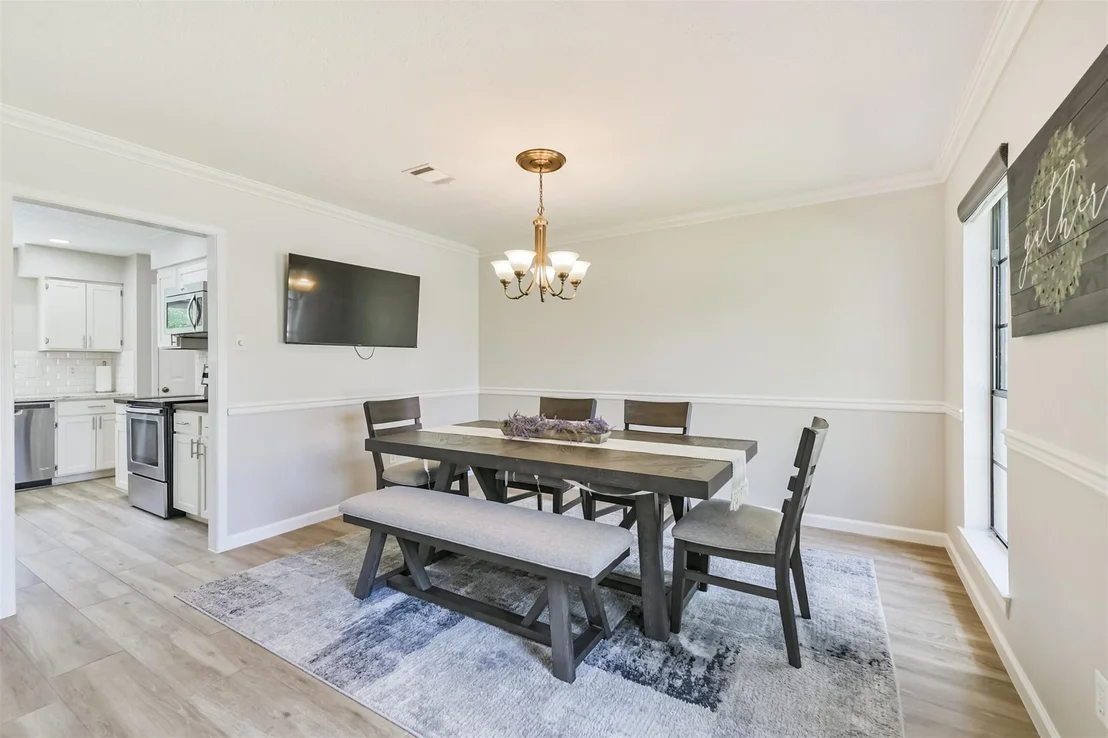 Photo of 2604 Silver Falls Drive