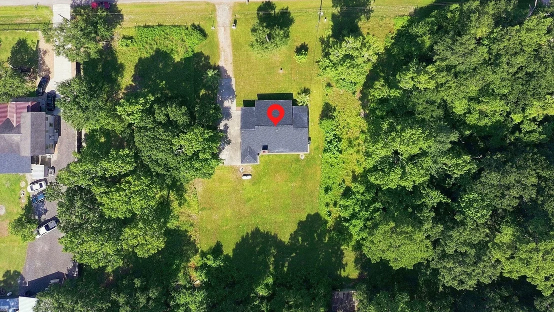 Photo of 18813 Woodridge Drive