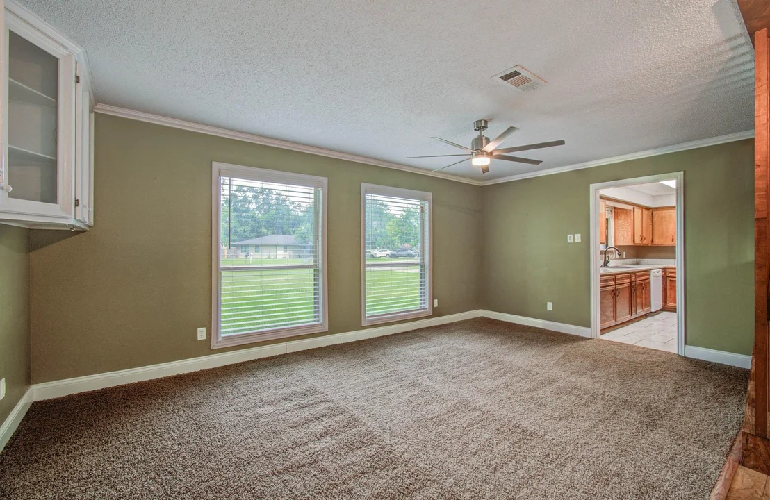 Photo of 123 W Circle Drive