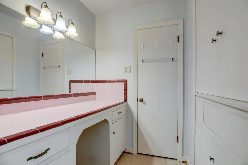 Photo of 4426 Creekbend Drive