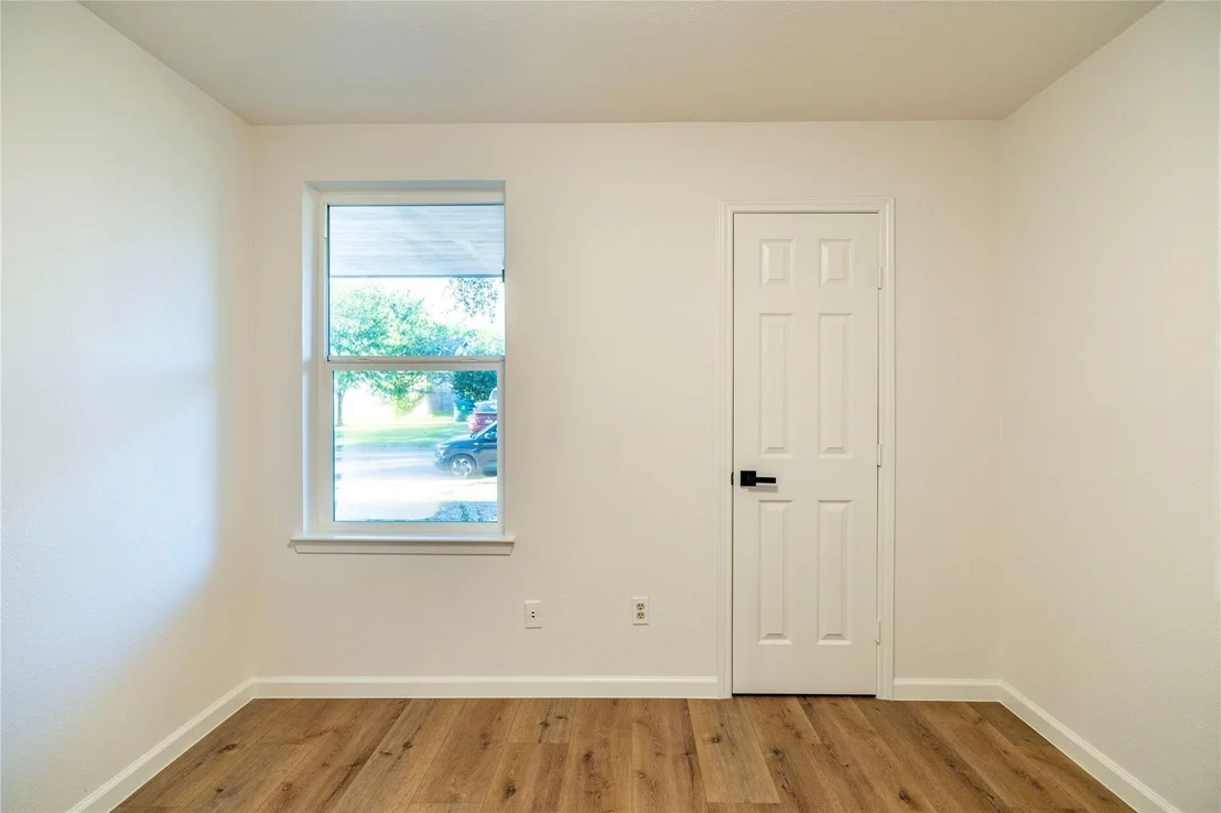 Photo of 10907 Sharpview Drive