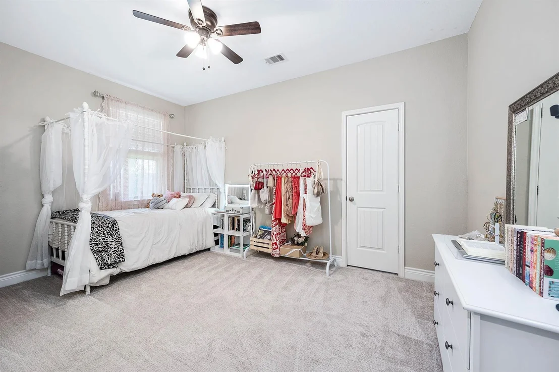 Photo of 35 S Greenprint Circle