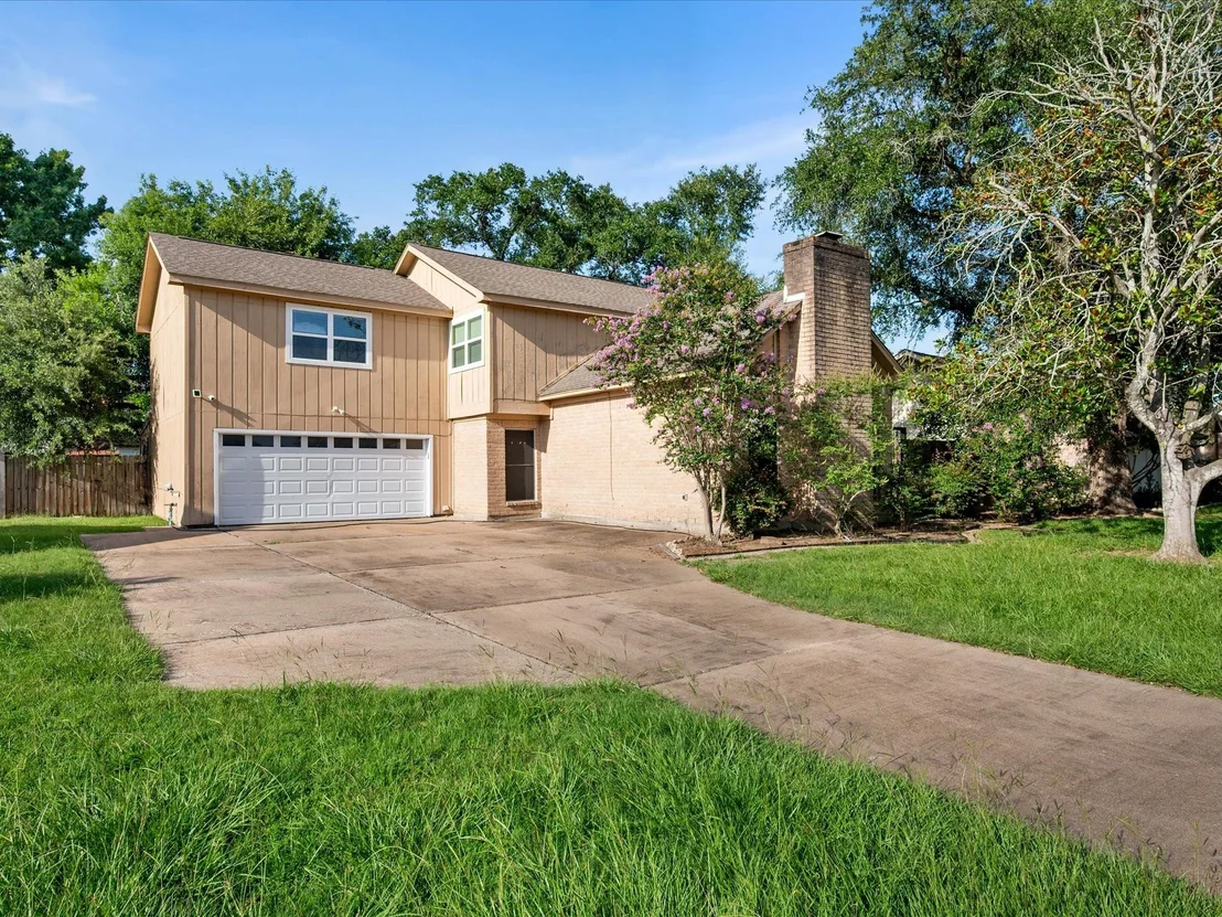 Photo of 15626 Four Leaf Drive