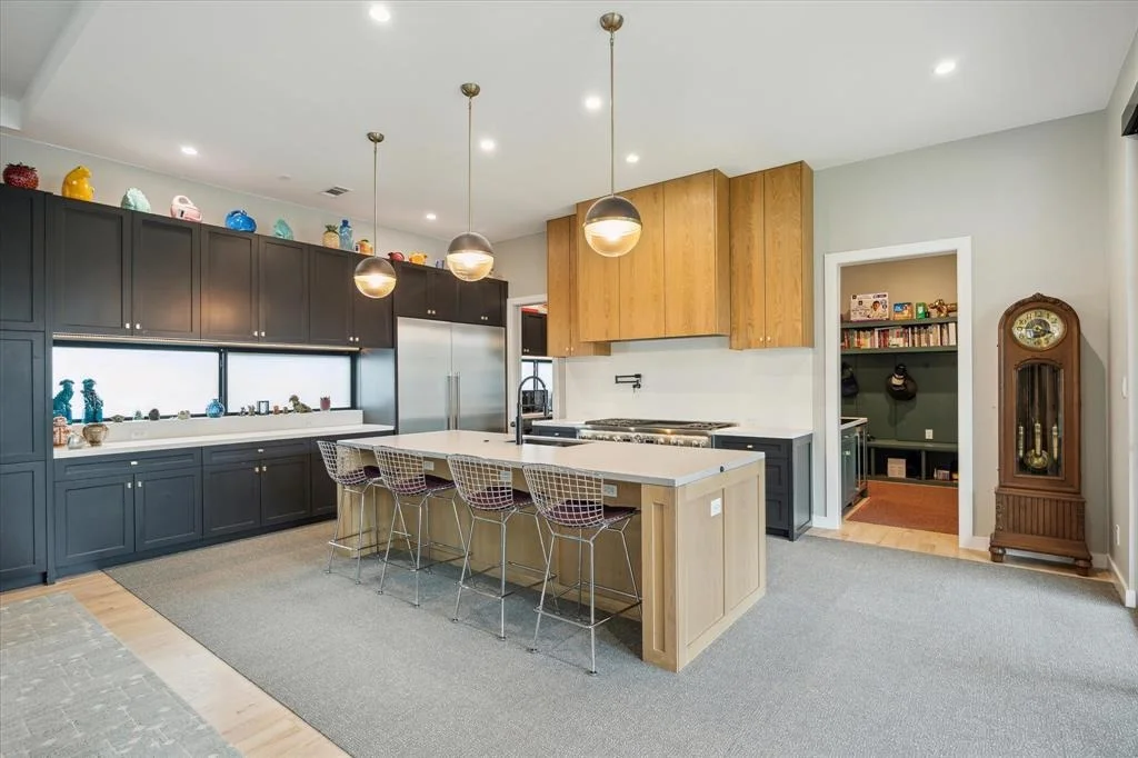Photo of 2535 White Oak Drive