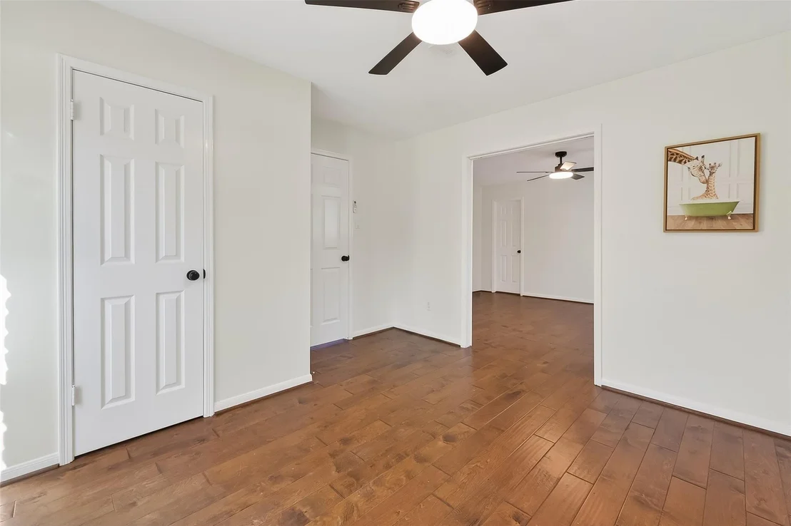 Photo of 13202 Lakecrest Drive