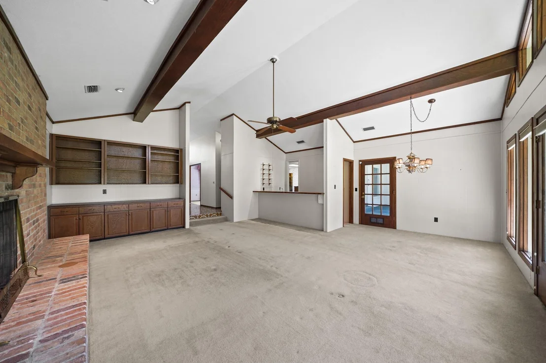 Photo of 1204 Live Oak Lane