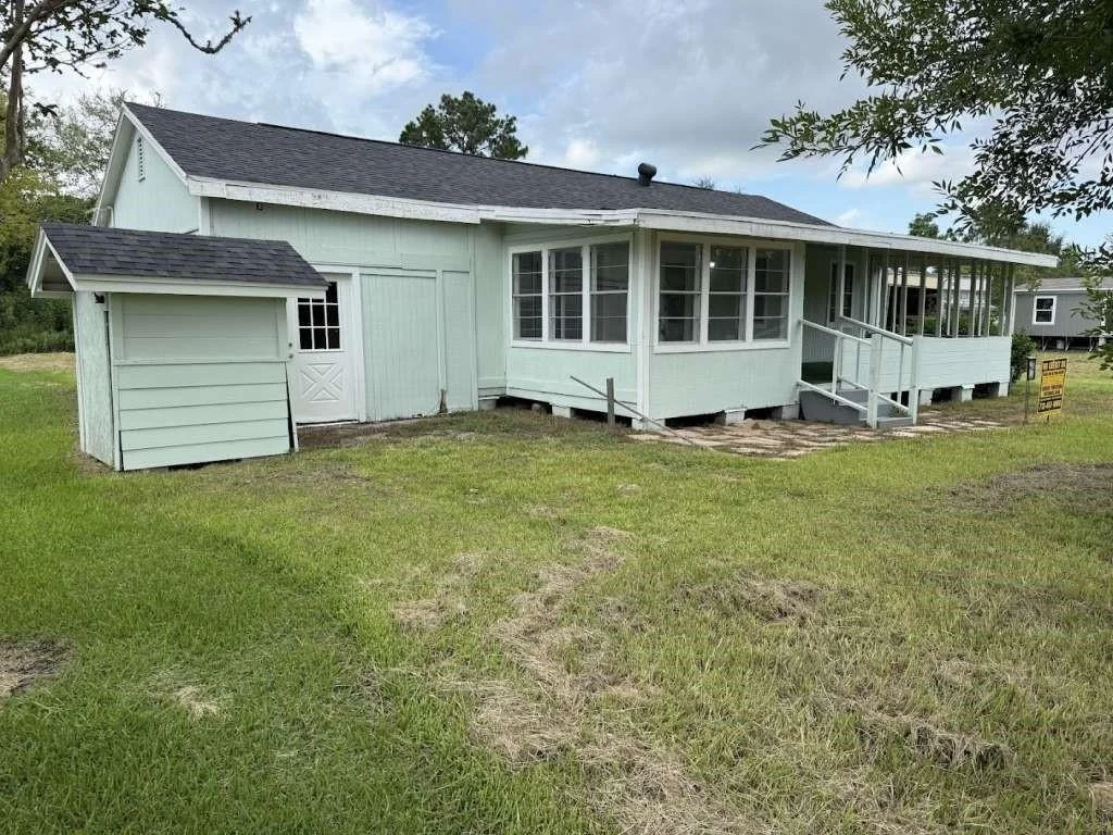 Photo of 122 S Circle Drive