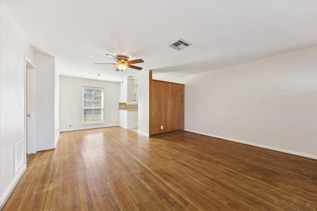 Photo of 3808 Dumbarton Road