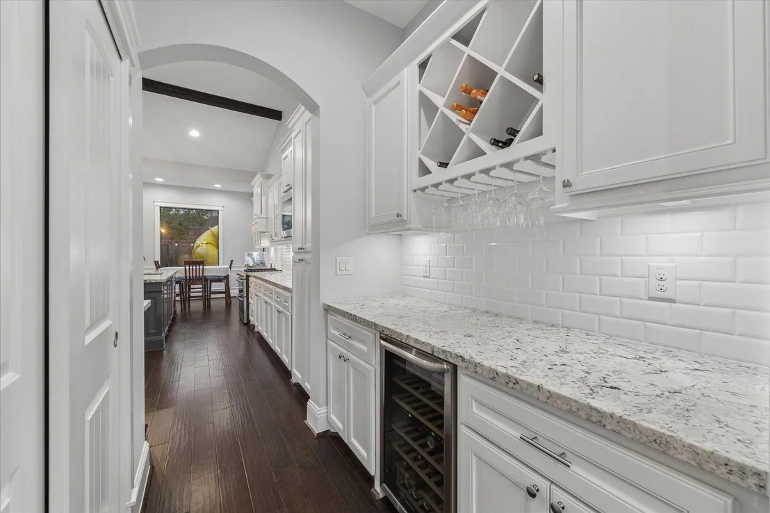 Photo of 1418 Chamboard Lane