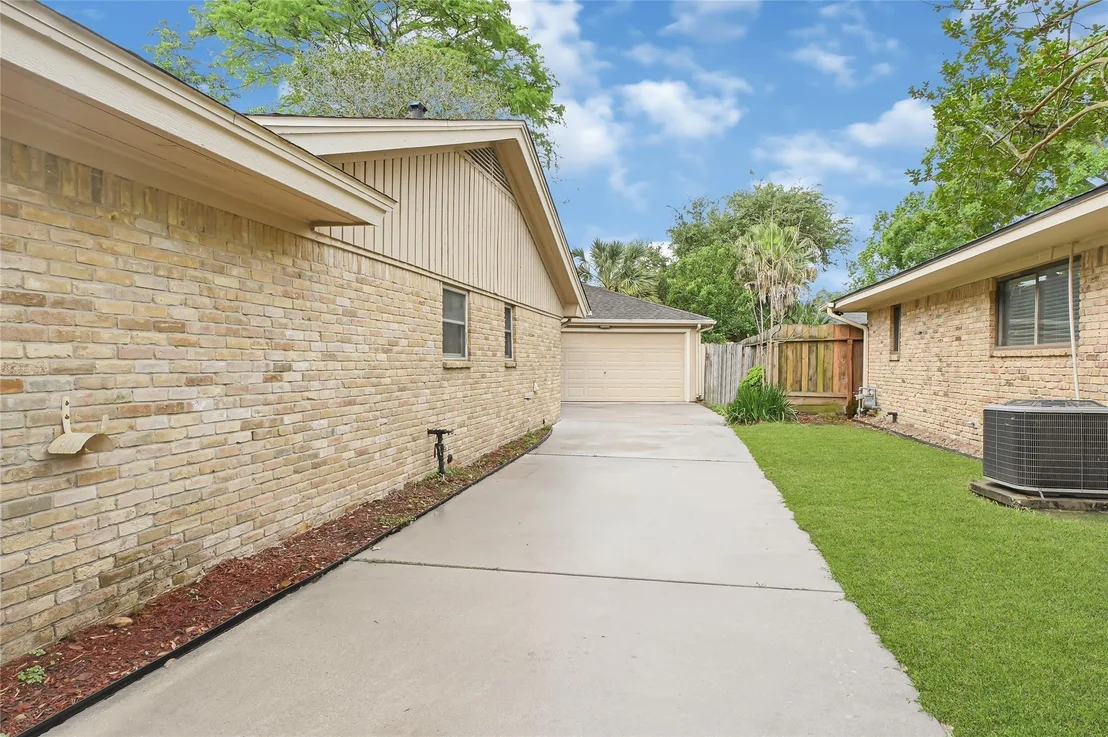 Photo of 1418 Pirates Cove