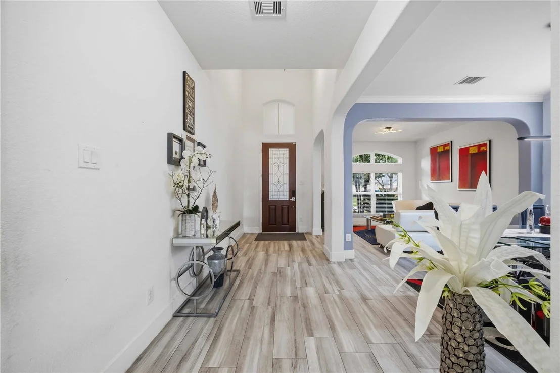 Photo of 2826 Walnut Crest Drive