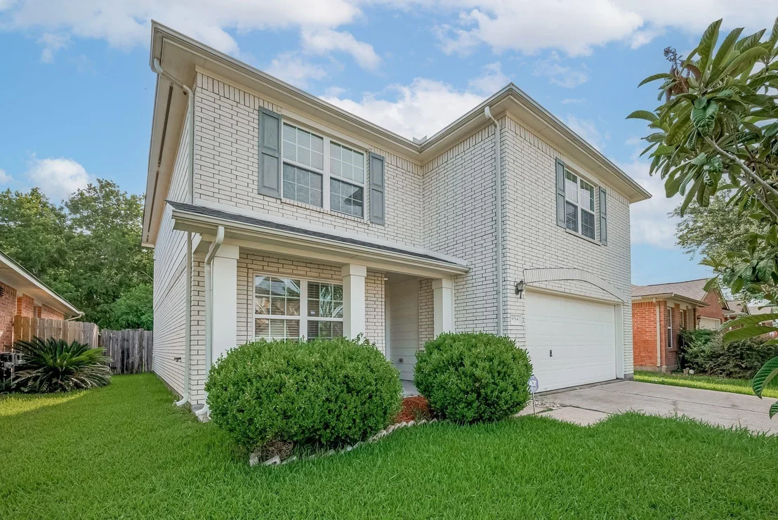 Photo of 9714 Angleside Lane