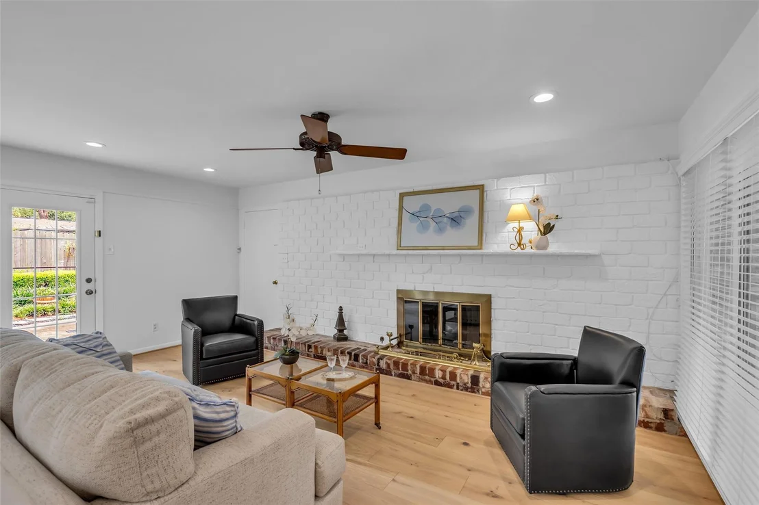 Photo of 10127 Hazelhurst Drive