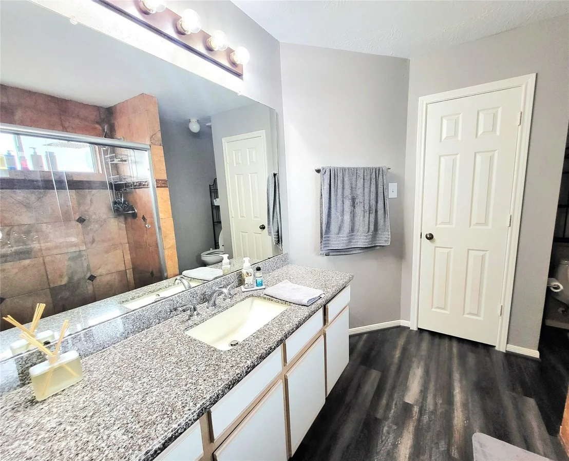 Photo of 8722 Ashlawn Drive