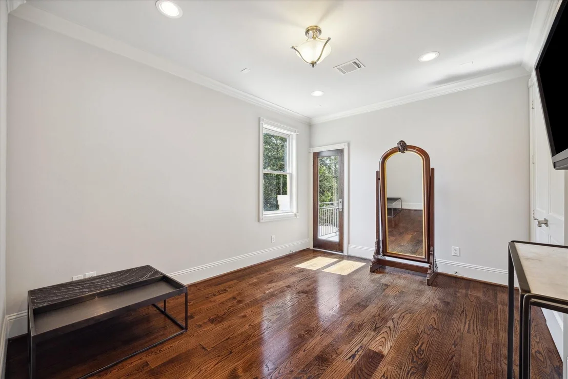 Photo of 2247 Bartlett Street