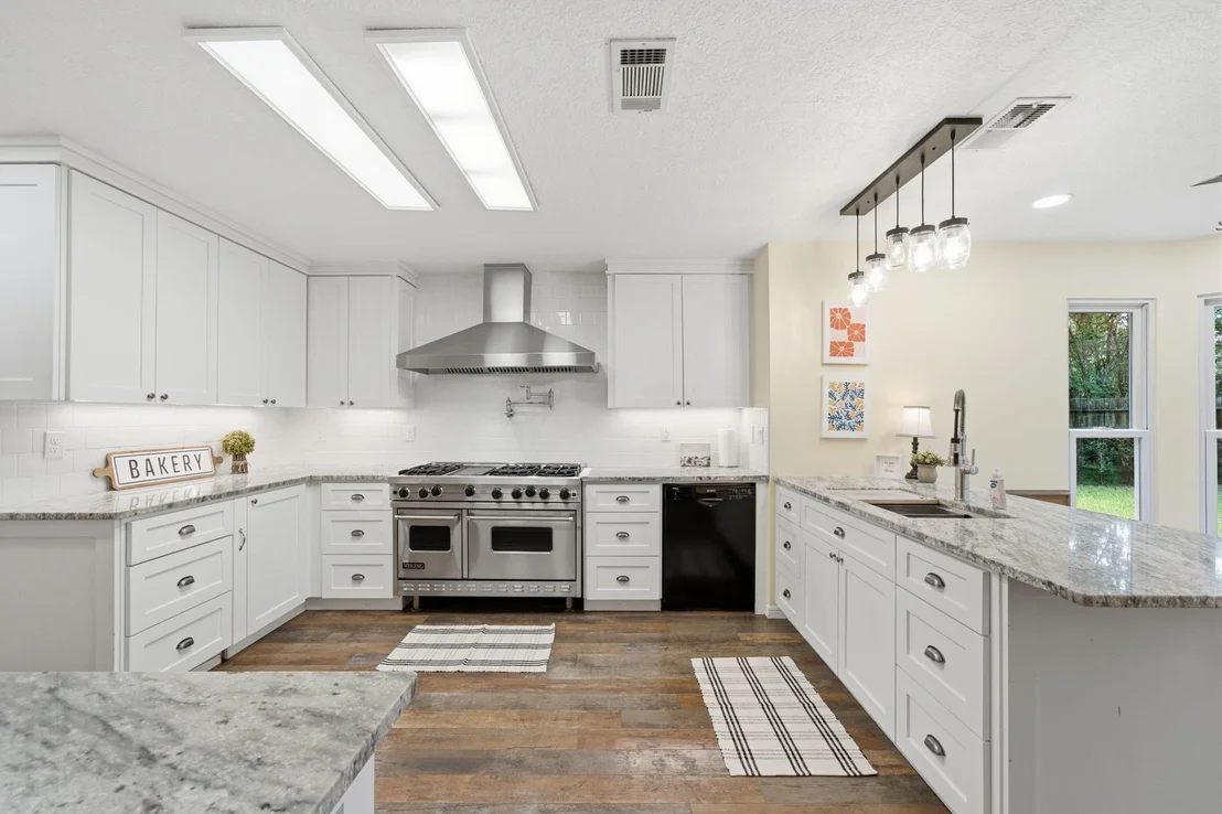 Photo of 12030 Laneview Drive