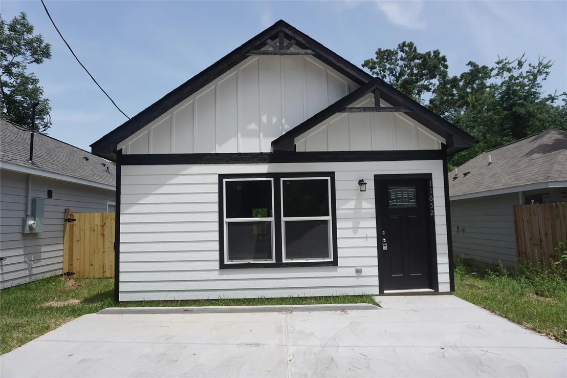 Photo of 9761 Blackgum Street