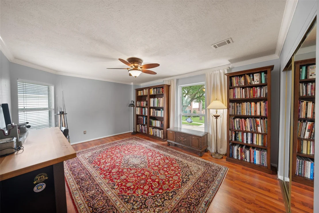 Photo of 16303 Avenplace Road