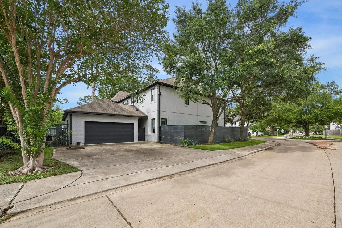 Photo of 1601 Pine Chase Drive