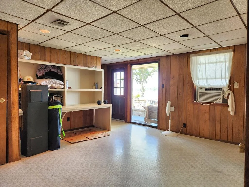 Photo of 23083 Lakeside Drive