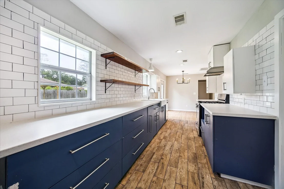 Photo of 5042 Viking Drive