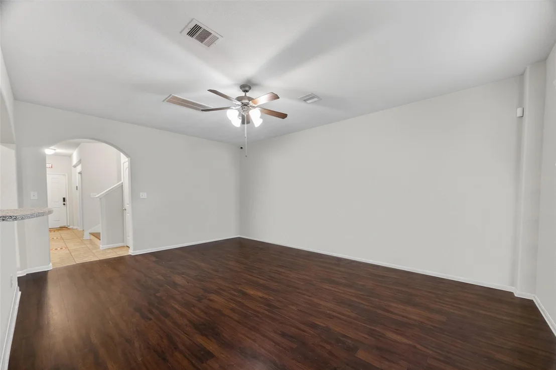 Photo of 7115 Pavilion Drive
